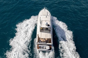 2015 Riviera 53 Enclosed Bridge thumbnail 3