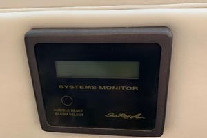 2004 Sea Ray 390 Motor Yacht thumbnail 39