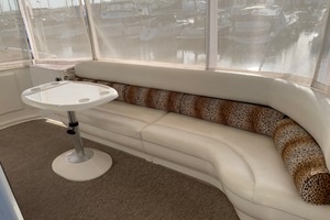 2004 Sea Ray 390 Motor Yacht thumbnail 12