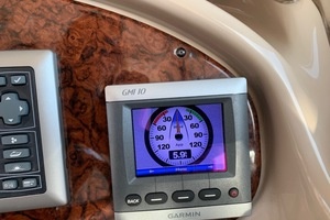 2004 Sea Ray 390 Motor Yacht thumbnail 26