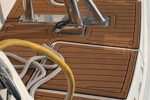 2004 Sea Ray 390 Motor Yacht thumbnail 9