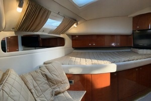 2004 Sea Ray 390 Motor Yacht thumbnail 11