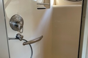 2004 Sea Ray 390 Motor Yacht thumbnail 81
