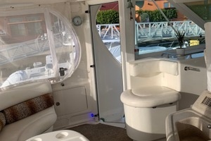 2004 Sea Ray 390 Motor Yacht thumbnail 15