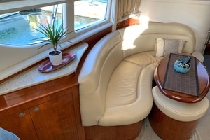 2004 Sea Ray 390 Motor Yacht thumbnail 42