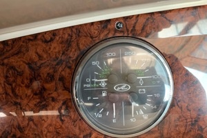 2004 Sea Ray 390 Motor Yacht thumbnail 28