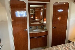2004 Sea Ray 390 Motor Yacht thumbnail 75