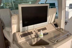 2004 Sea Ray 390 Motor Yacht thumbnail 19