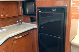 2004 Sea Ray 390 Motor Yacht thumbnail 50