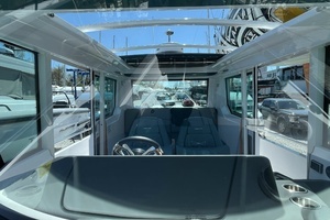 2023 Axopar 28 CABIN thumbnail 31