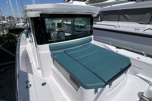 2023 Axopar 28 CABIN thumbnail 16