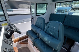 2023 Axopar 28 CABIN thumbnail 33