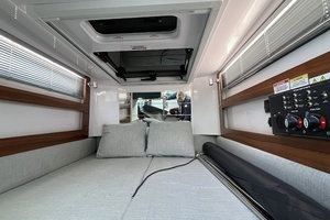 2023 Axopar 28 CABIN thumbnail 43