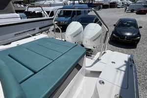 2023 Axopar 28 CABIN thumbnail 18