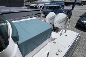 2023 Axopar 28 CABIN thumbnail 17