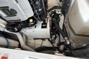 2013 Rinker 360 Express Cruiser thumbnail 58
