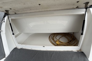 2013 Rinker 360 Express Cruiser thumbnail 18
