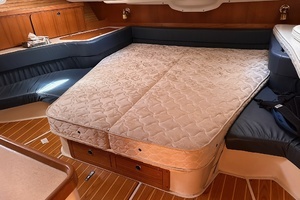 2002 Catalina 400 mkII thumbnail 39