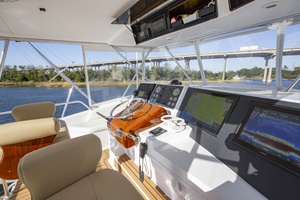 Viking 5- Lady S - Exterior Flybridge