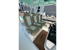 2021 Everglades 365 Center Console thumbnail 9