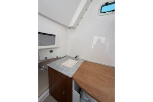 2021 Everglades 365 Center Console thumbnail 12