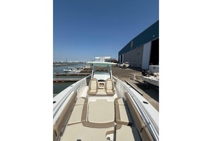 2021 Everglades 365 Center Console thumbnail 10