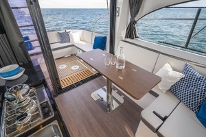 2023 Beneteau Antares 11 thumbnail 6