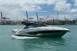 40FT (12.19M) SCHAEFER Worth Avenue Yachts