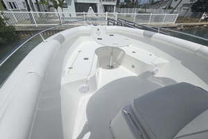 Photo 6031808 for 2008 Century 2901 CC  