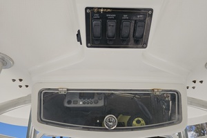 Photo 6031824 for 2008 Century 2901 CC  