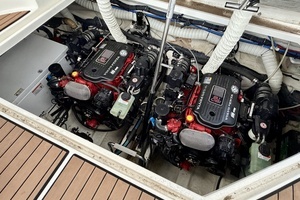 2007 Rinker 350 Express Cruiser thumbnail 101
