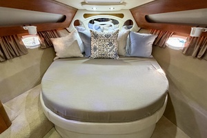 35ft Rinker Yacht For Sale