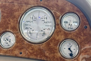 2007 Rinker 350 Express Cruiser thumbnail 27