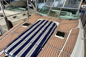 35ft Rinker Yacht For Sale
