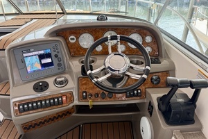 2007 Rinker 350 Express Cruiser thumbnail 25