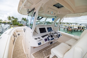 37FT (11.43M) GRADY-WHITE