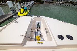 37FT (11.43M) GRADY-WHITE