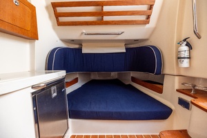 37FT (11.43M) GRADY-WHITE