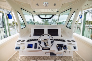 37FT (11.43M) GRADY-WHITE