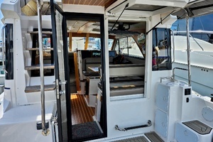 2022 Cutwater C-32 CB thumbnail 5