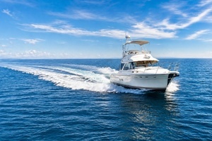 2022 Cutwater C-32 CB thumbnail 1