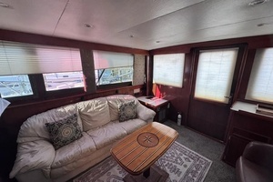1981 Hatteras 43 Convertible thumbnail 9