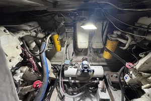 Photo 6033085 for 1981 Hatteras 43 Convertible  