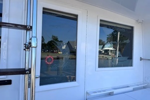 1981 Hatteras 43 Convertible thumbnail 7