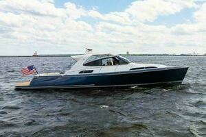 2019 Palm Beach Motor Yachts GT50 thumbnail 1