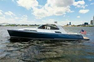 2019 Palm Beach Motor Yachts GT50 thumbnail 3