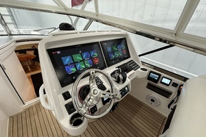 2020 Intrepid 475 Sport Yacht thumbnail 7