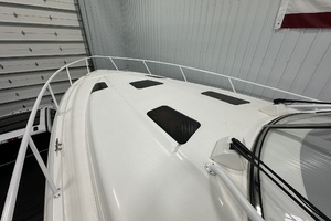 2020 Intrepid 475 Sport Yacht thumbnail 29