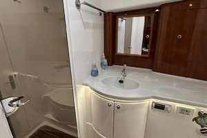 2020 Intrepid 475 Sport Yacht thumbnail 13