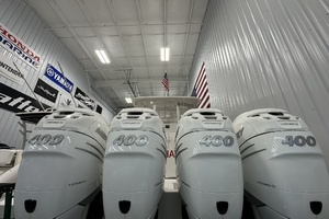 2020 Intrepid 475 Sport Yacht thumbnail 40